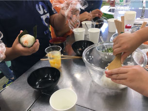 自分でおにぎり